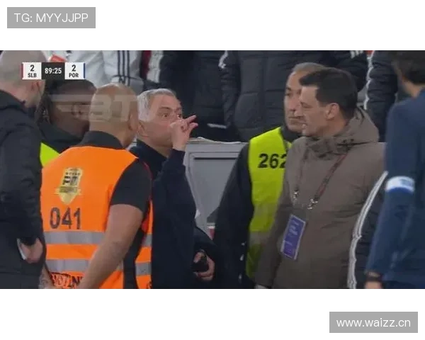 替补席吃红牌，为何场下人员也会被罚下？