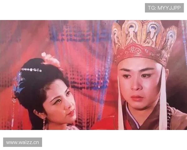 朱琳上场严谨得像教官，下场随手一刷卡就是另一个世界